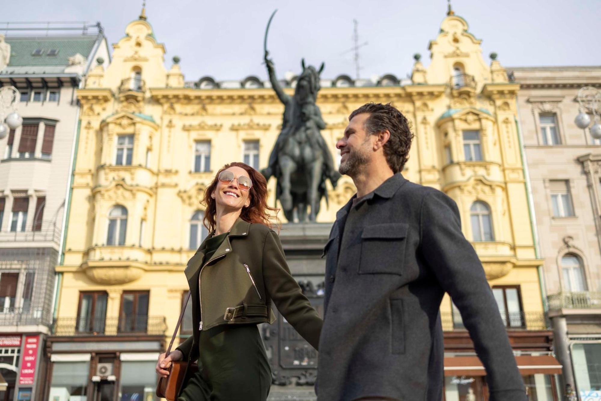 Art'Otel Zagreb, Powered By Radisson Hotels Εξωτερικό φωτογραφία The statue of King Tomislav