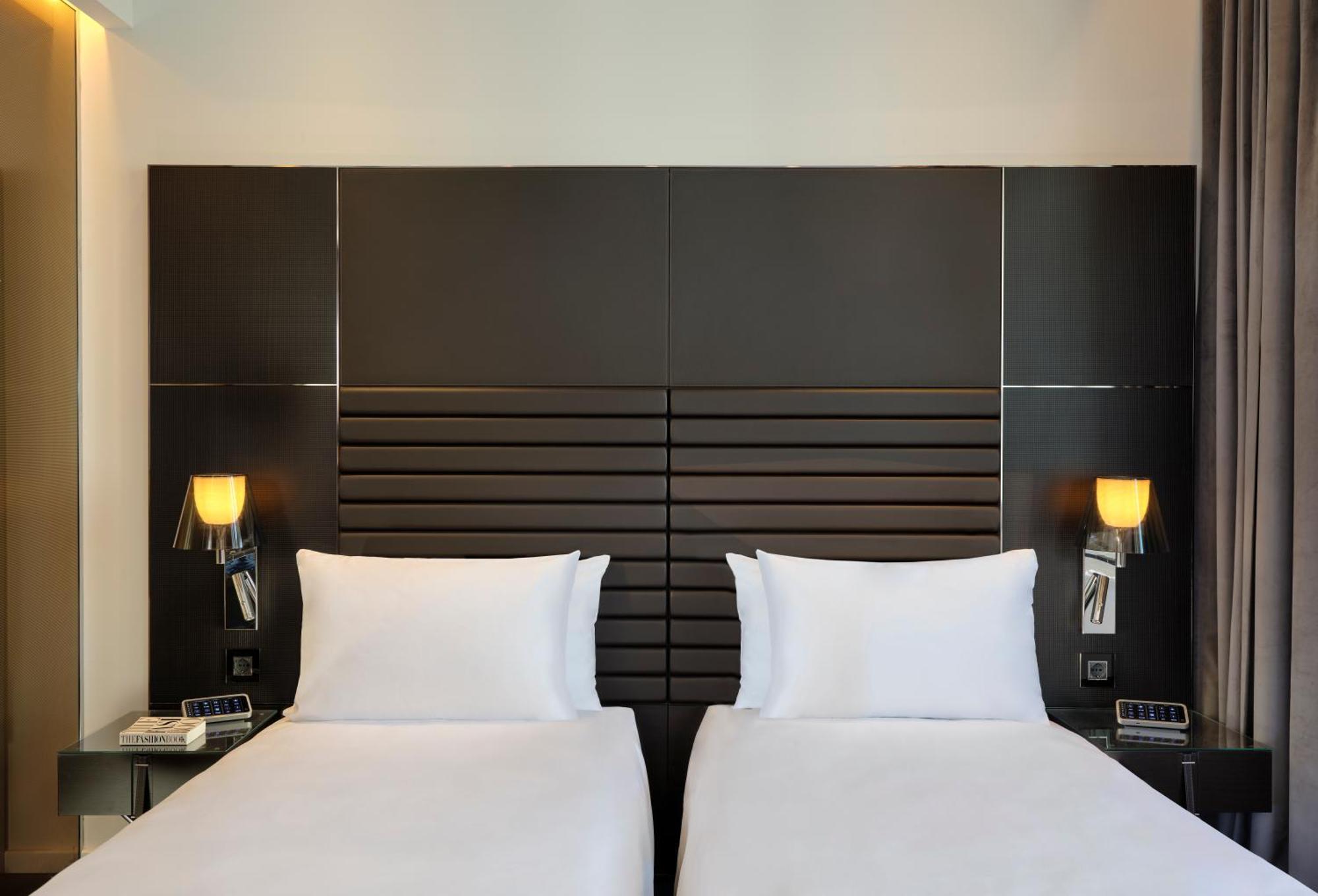 Art'Otel Zagreb, Powered By Radisson Hotels Εξωτερικό φωτογραφία A typical room at the hotel